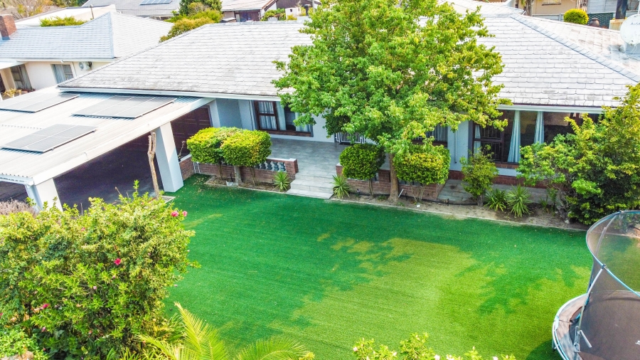 4 Bedroom Property for Sale in De La Haye Western Cape